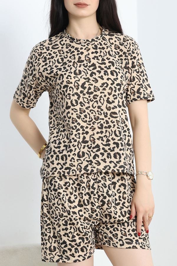Alt Üst Aynı Viskon Şortlu Pijama Takımı Leopar - 50700.1961.
